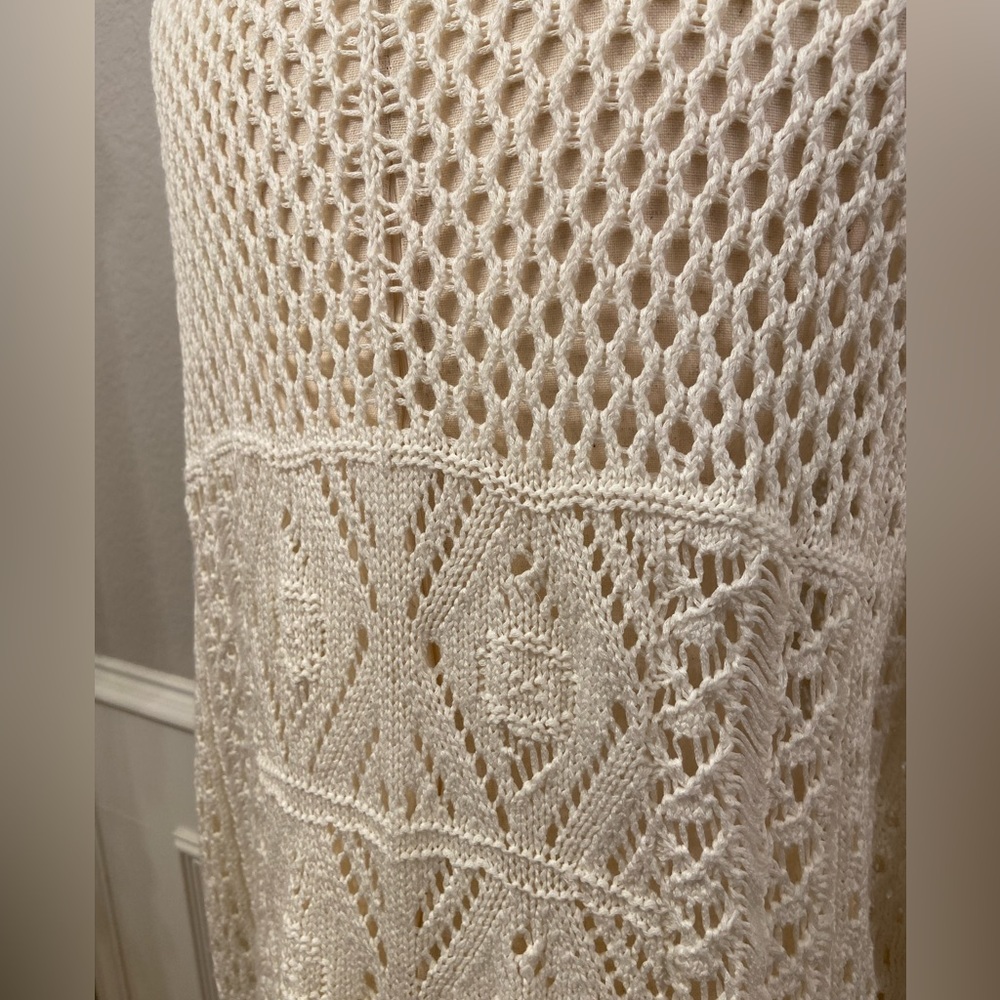 H&M Ivory Crochet Fringe Deep V-Neck Poncho Coverup Size Medium/Large - Picture 6 of 9
